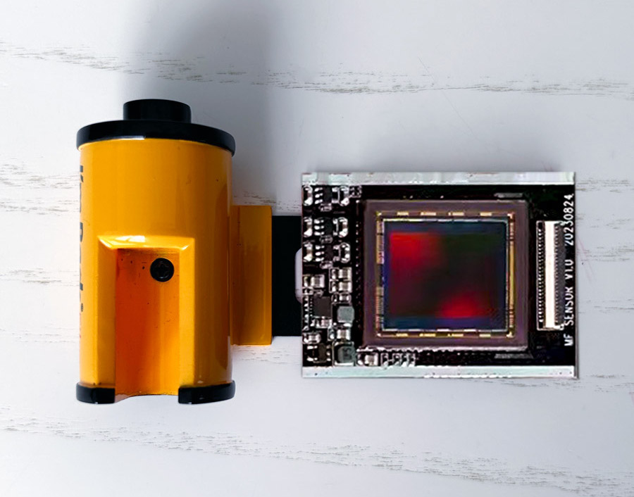 Gamechanging digital film cartridge adds 20 MP micro 4/3 sensor to any