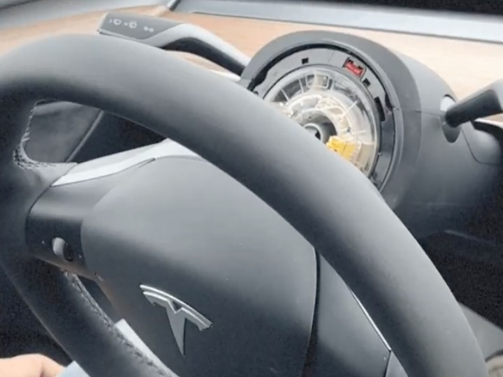 Model Y owner's steering wheel comes loose while driving, Tesla initially charges US104 for