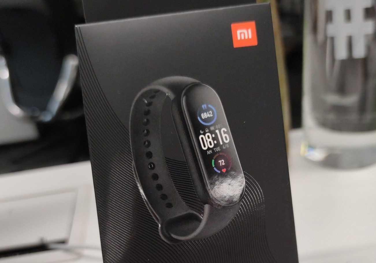 Xiaomi Mi Smart Band 5 global activity tracker packaging omits NFC