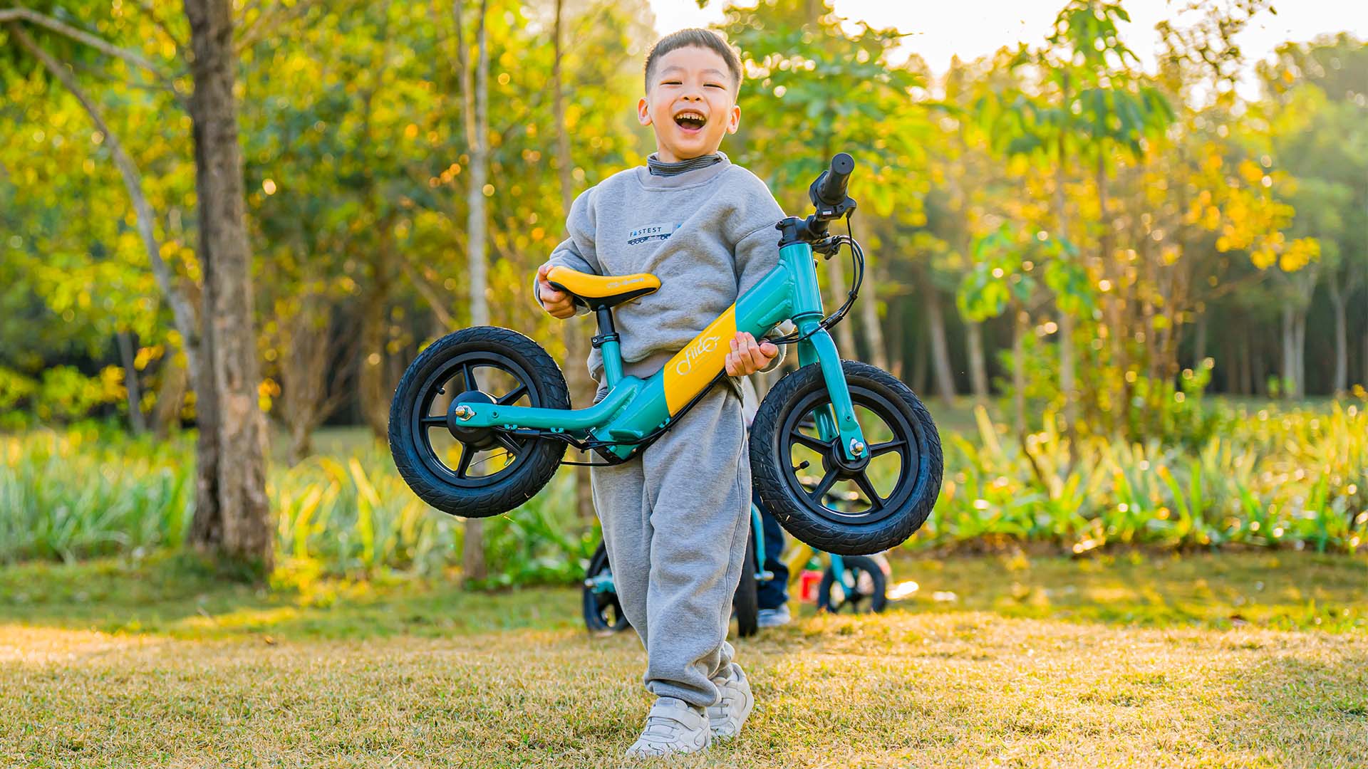 Fiido Kidz debuts as world's first electric bike with parental controls