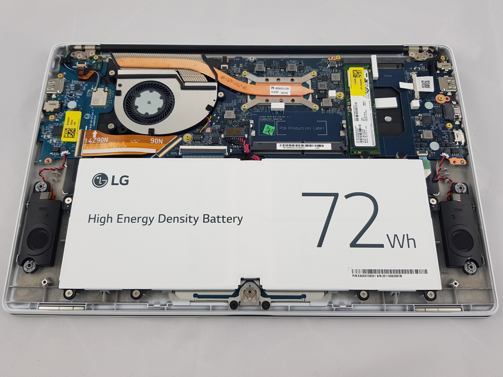 LG Gram 14Z90N Laptop Review Lightweight at the Cost of Performance