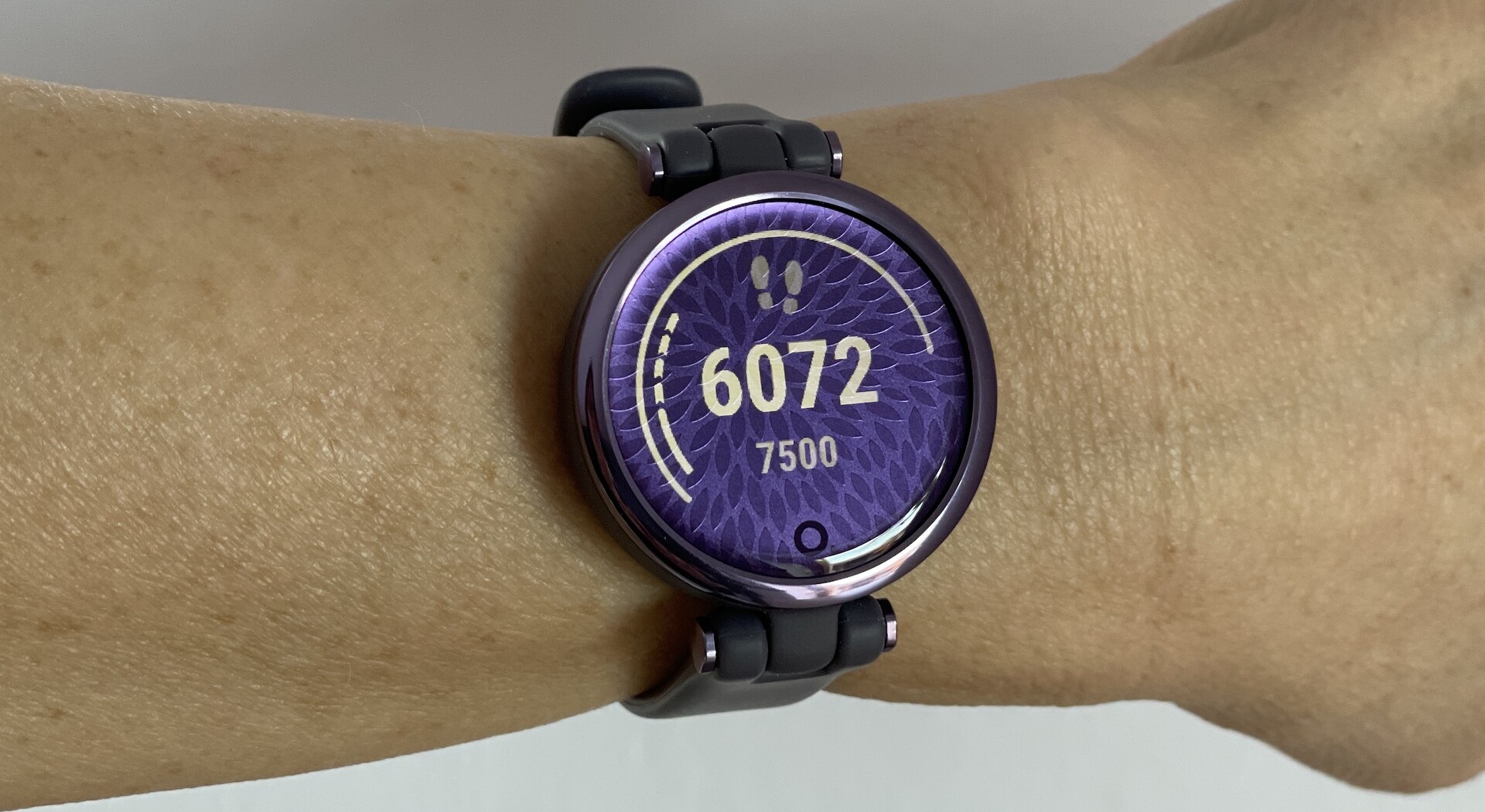 A delicate smartwatch with a striking display Garmin Lily Sport review