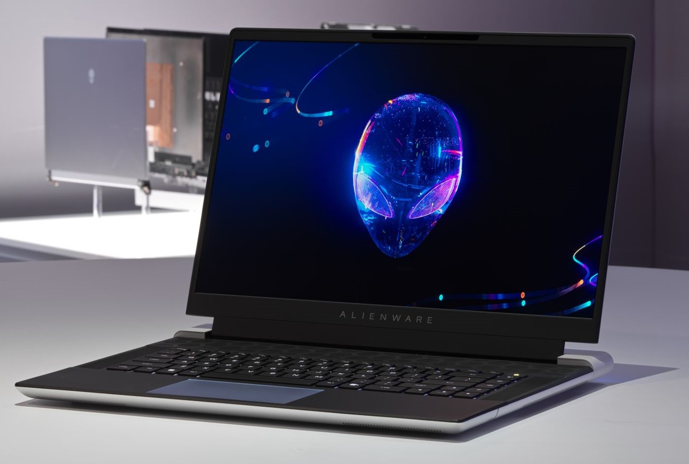 Alienware x16 se presenta como el portátil gaming más premium del mundo