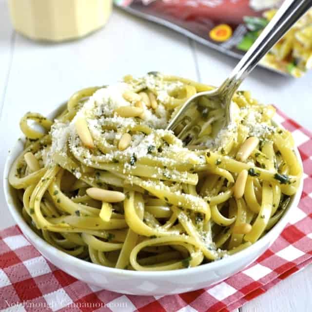 Skinny Pesto Cream Pasta