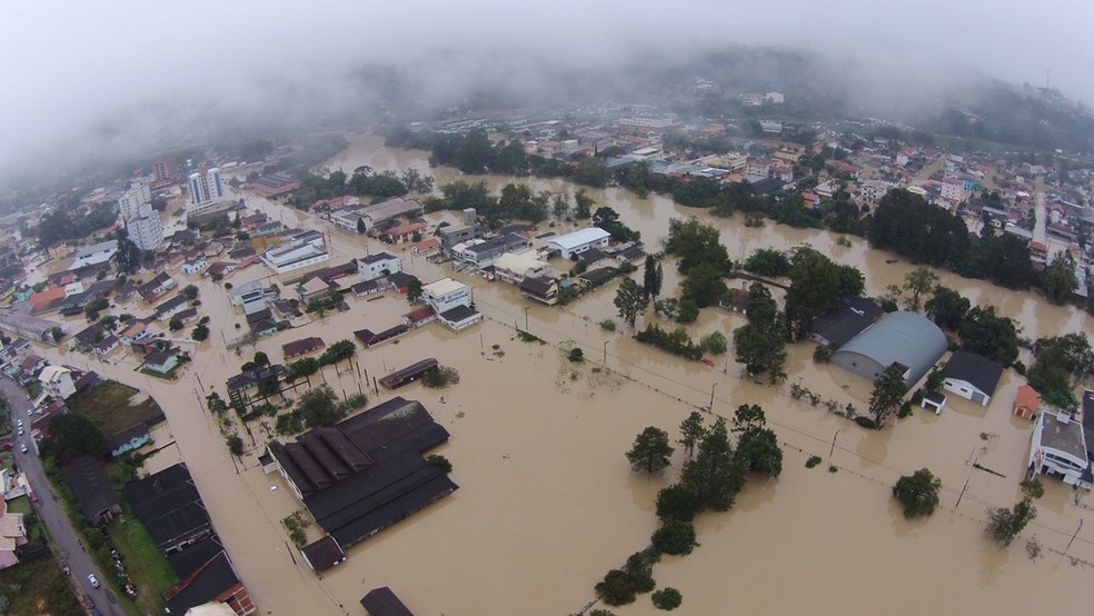 Chuva volta a provocar estragos e mortes em Santa Catarina Notibras