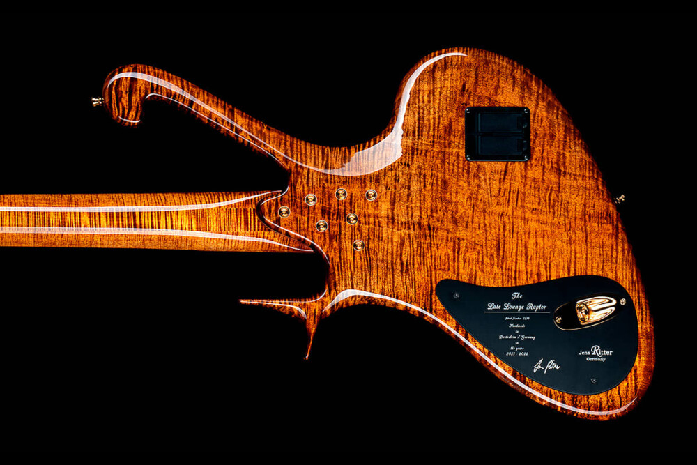 Bass of the Week Ritter Instruments The Late Lounge Raptor No Treble