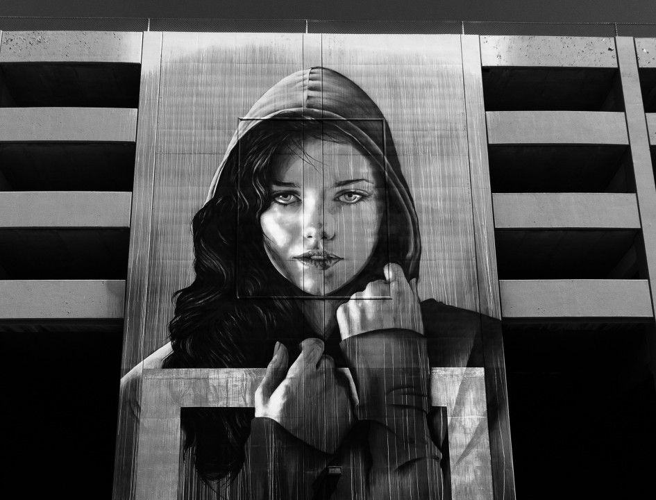 25 EyeCatching Examples of Black and White Design Noupe Online Magazine