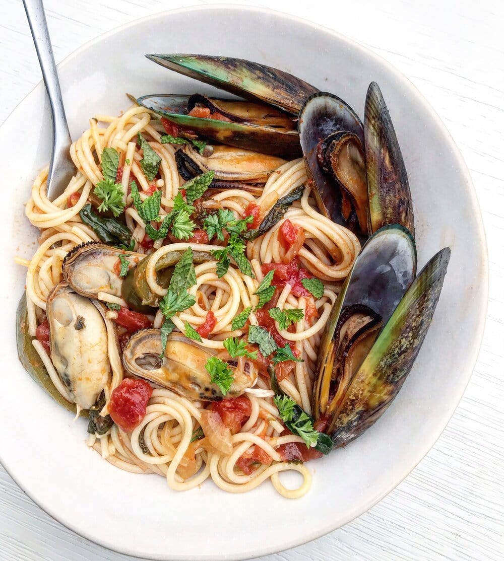 Spaghetti Pasta with GreenLipped Mussels Nourish & Tempt