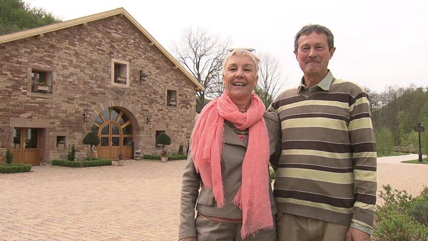 Tf1 est une grande chaine de télévision française qui propose une cascade de programmes tant dans le domaine des je regarde tf1 depuis toujours et aujourd'hui plus rien très très déçu ! Les Adresses Bienvenue Chez Nous Tf1 Du 10 Au 14 Evrier 2020 Les Maisons D Hotes Bienvenue Chez Nous Nouveautes Tele Com
