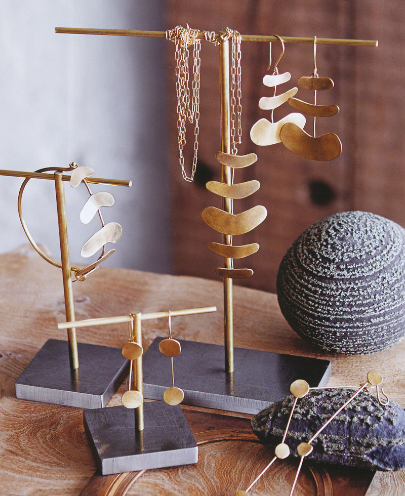 Jewelry Display Supplies Brass Plated Classic Jewelry Stand