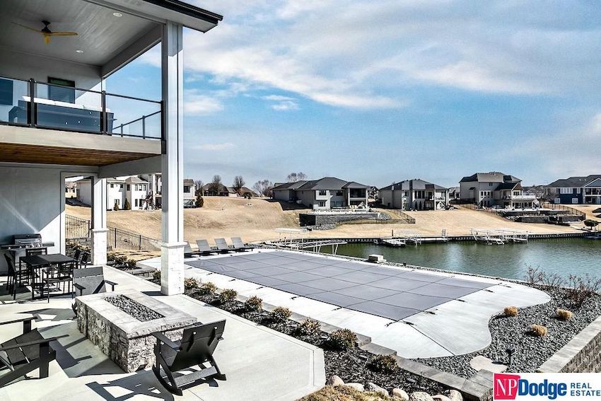 6 Homes for Sale in the Omaha Area With Spectacular Pools