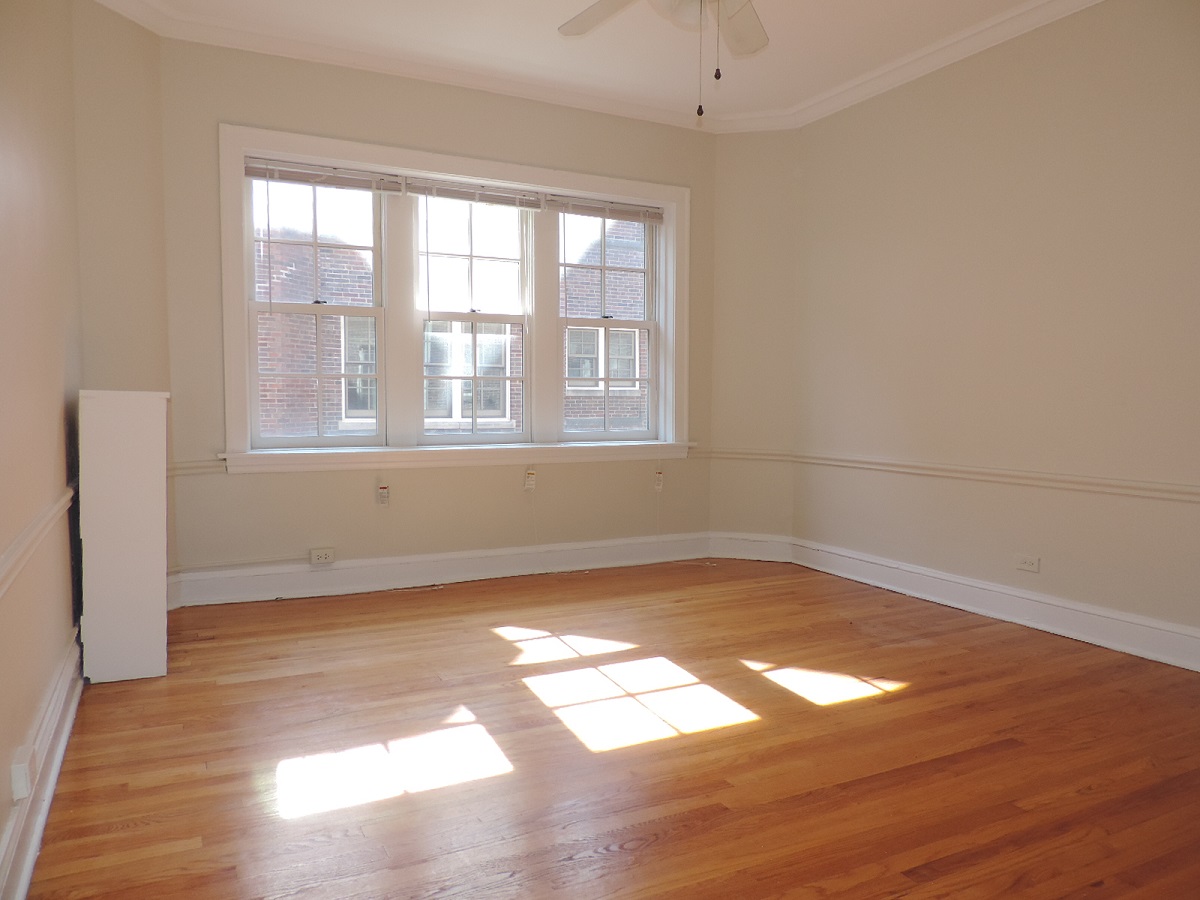 Three bedroom/Two bath apartment at 1456 Oak, Evanston, IL 60201