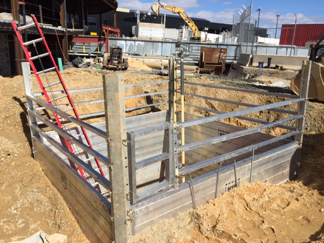 Modular Aluminum System with Aluminum Handrails Meets Contractor’s