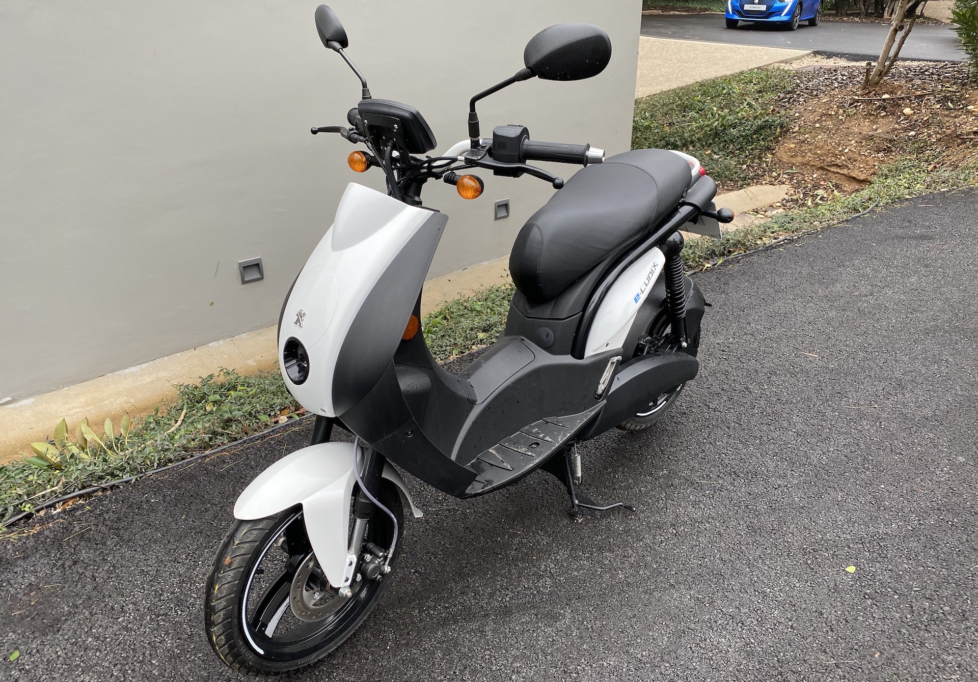 Prise en main du scooter Peugeot eLudix l'électrique pour bien