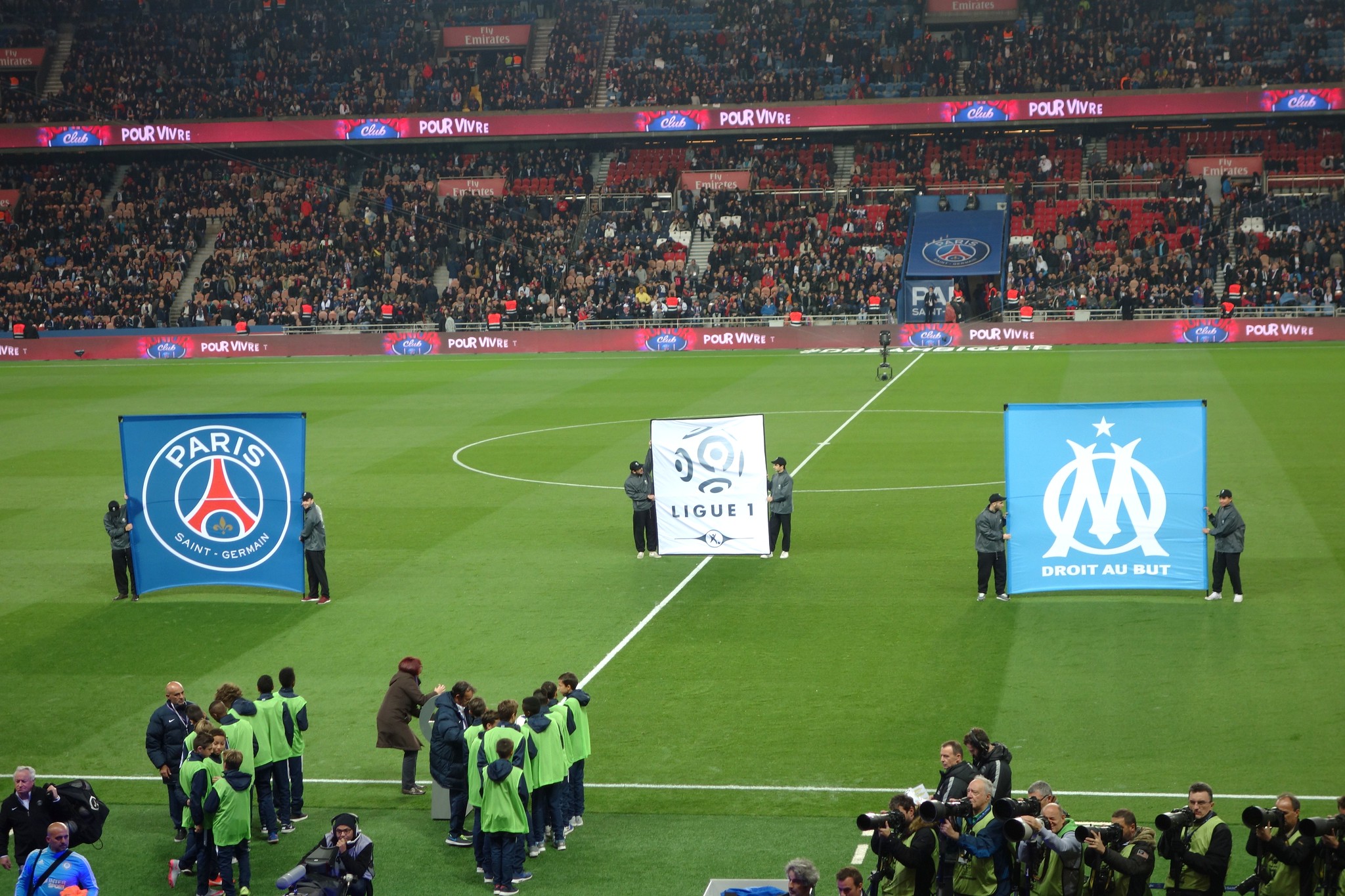 Foot en streaming Amazon récupère la Ligue 1, Canal+