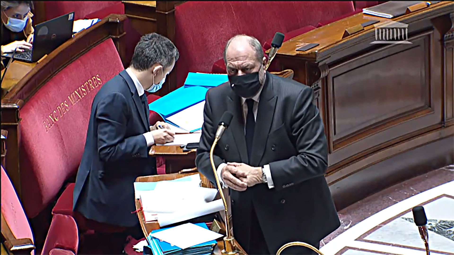 Haine en ligne le gouvernement veut que les internautes