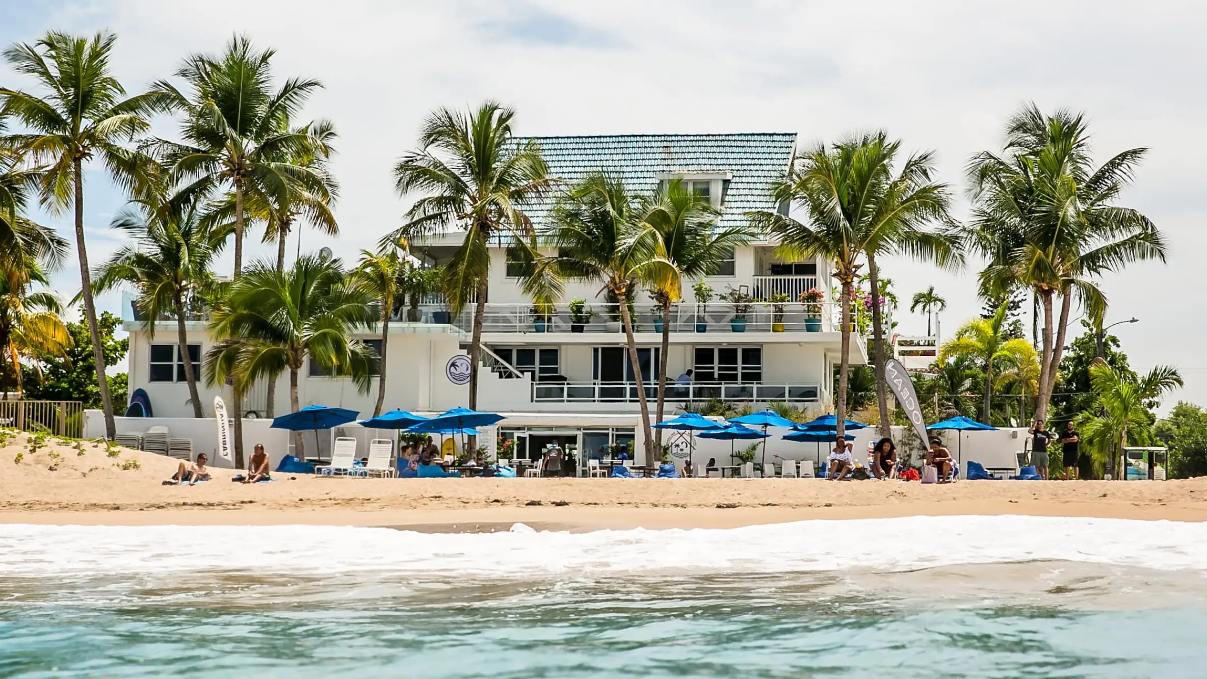 Numero Uno Beach House San Juan Beachfront Hotel & Bar