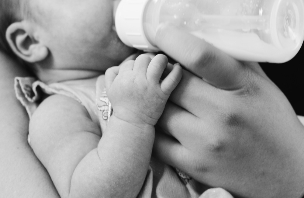 Formula Feeding Vs Breastfeeding Nursery Store