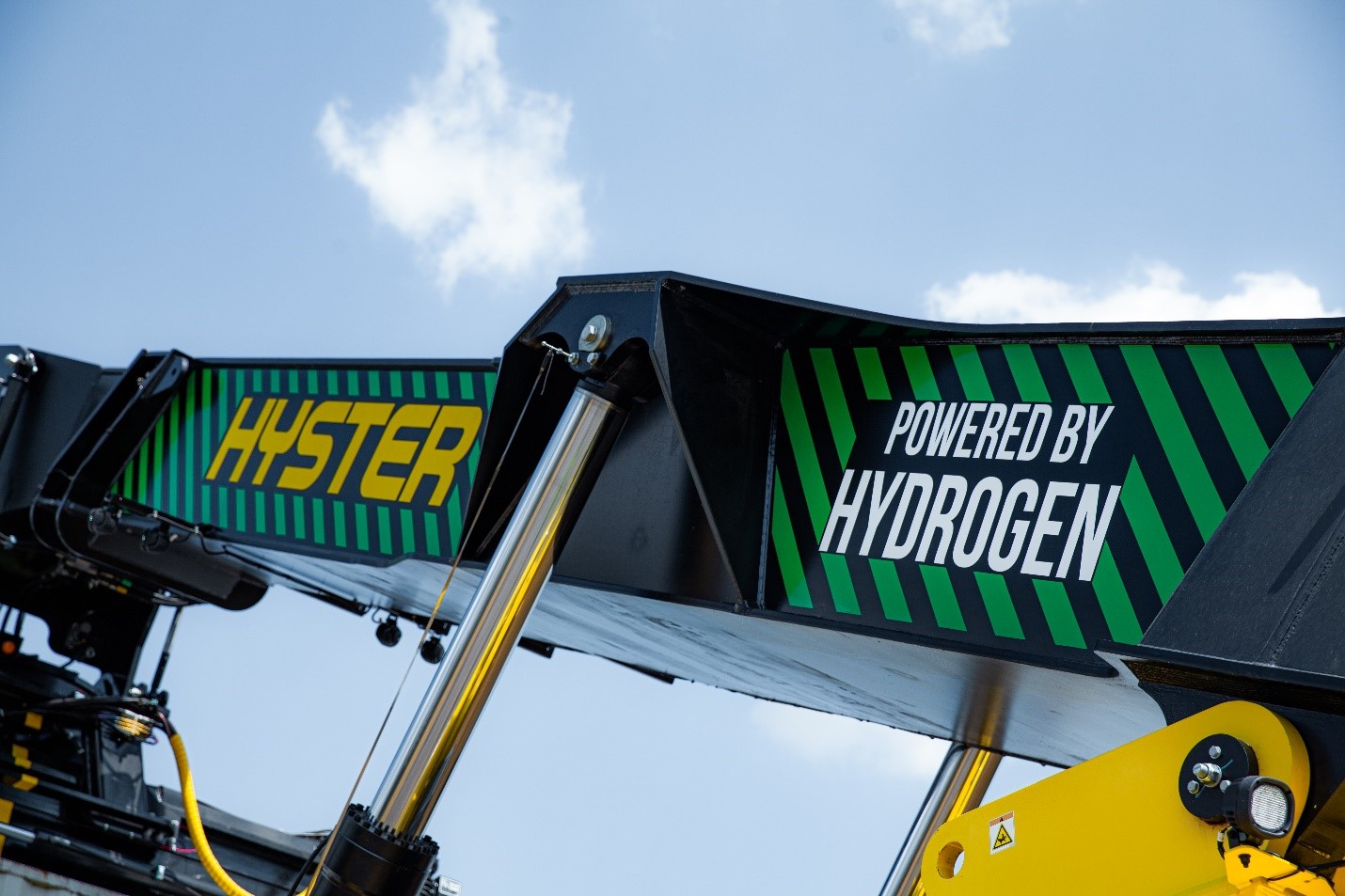 NuveraPowered Hydrogen Fuel Cell Reachstacker Shipped to Port of