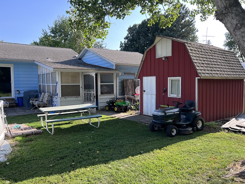 418_w_8th_street_sheldon Klaassen Realty & Auctions Real Estate and