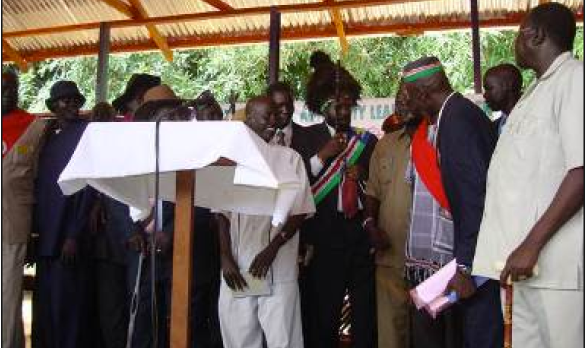 President Kiir flanked by members of the tribal Jieng Council of Elders (File photo) 