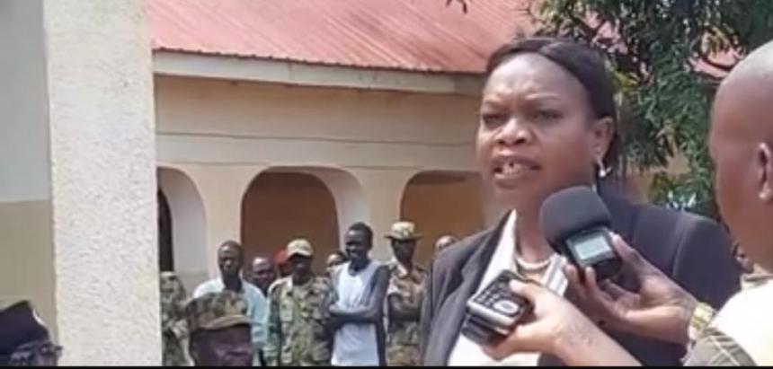 South Sudan governor of Western Bahr el Ghazal state Sarah Cleto speaking during a visit to Grinti neighborhood in Wau (Photo by Nyamilepedia) 