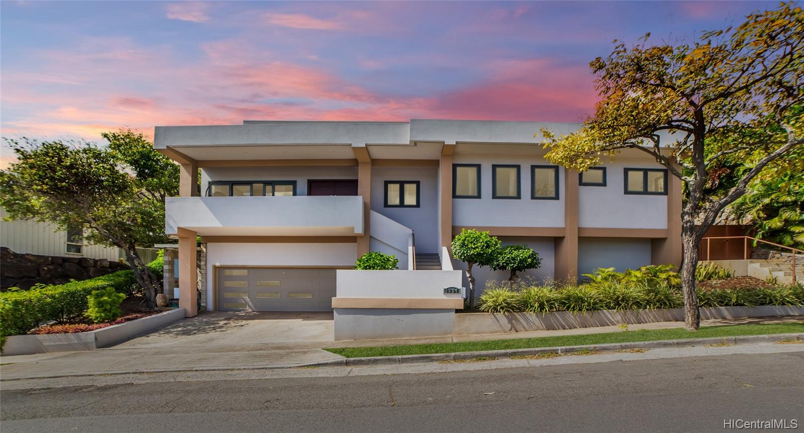 1224 Laukahi Street Honolulu HI 96821 listed 07062020