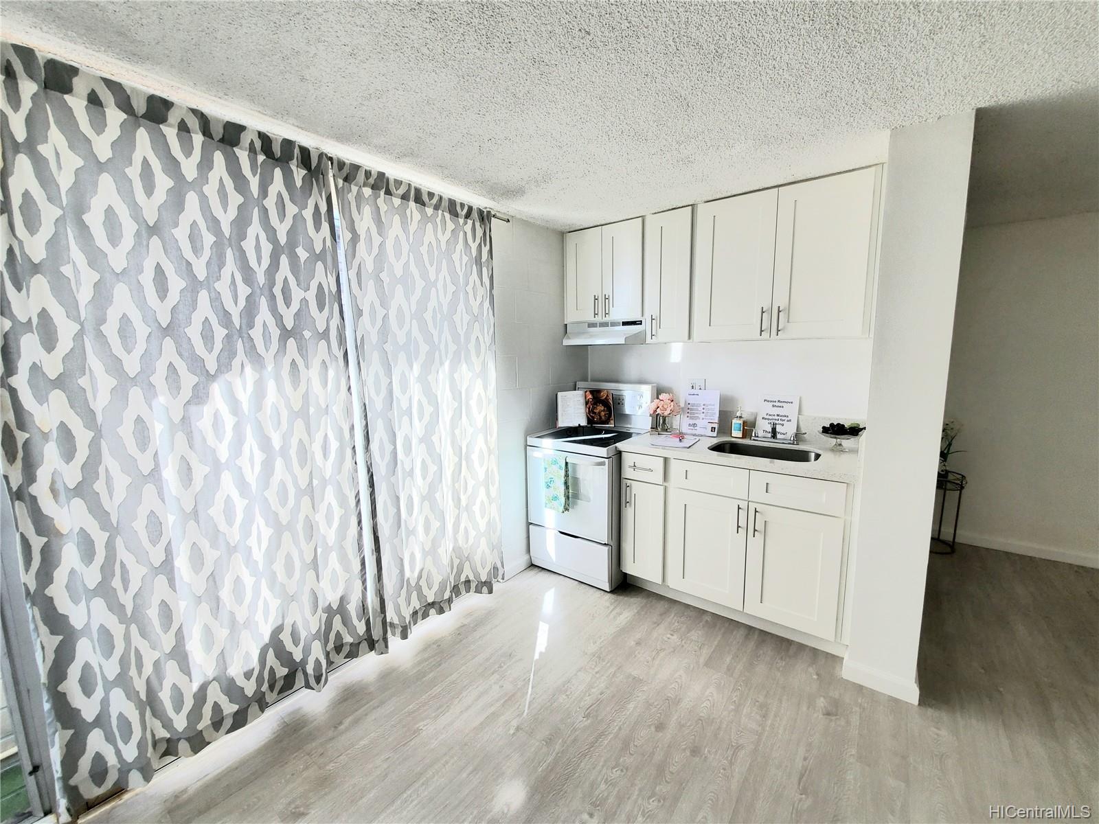 Ward Kinau 824 Kinau Street Unit 202 Honolulu HI 96813 listed 01222021