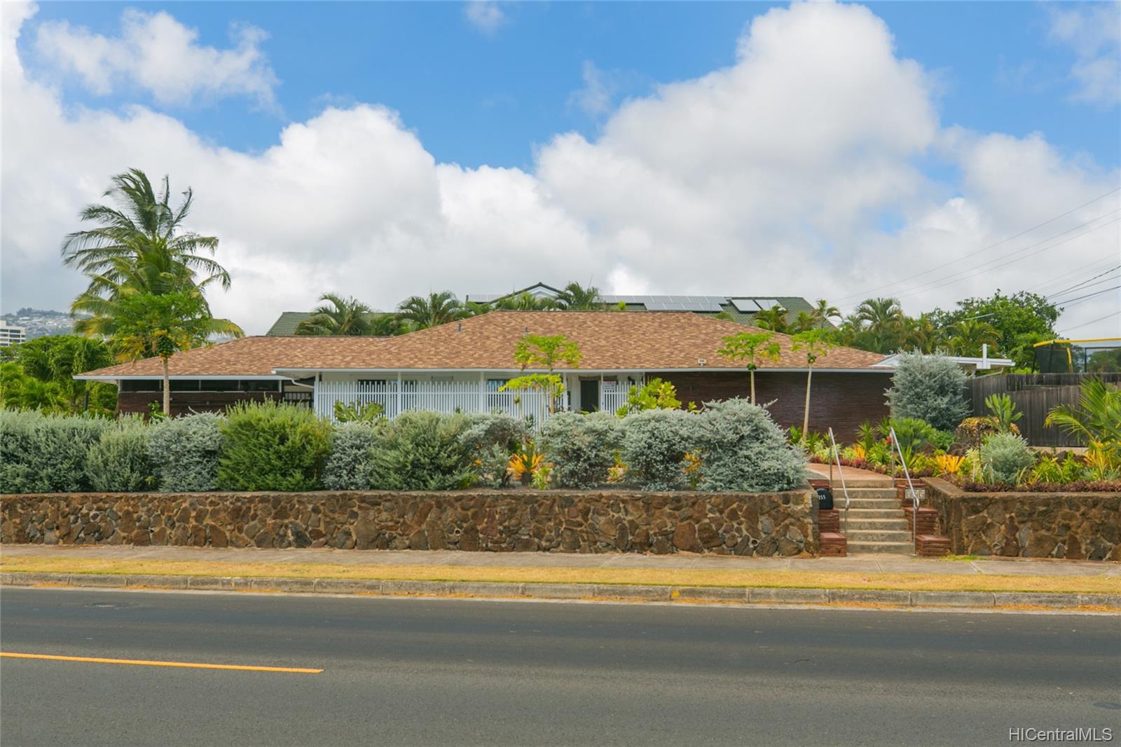 855 Hunakai Street Honolulu HI 96816 listed 02202021