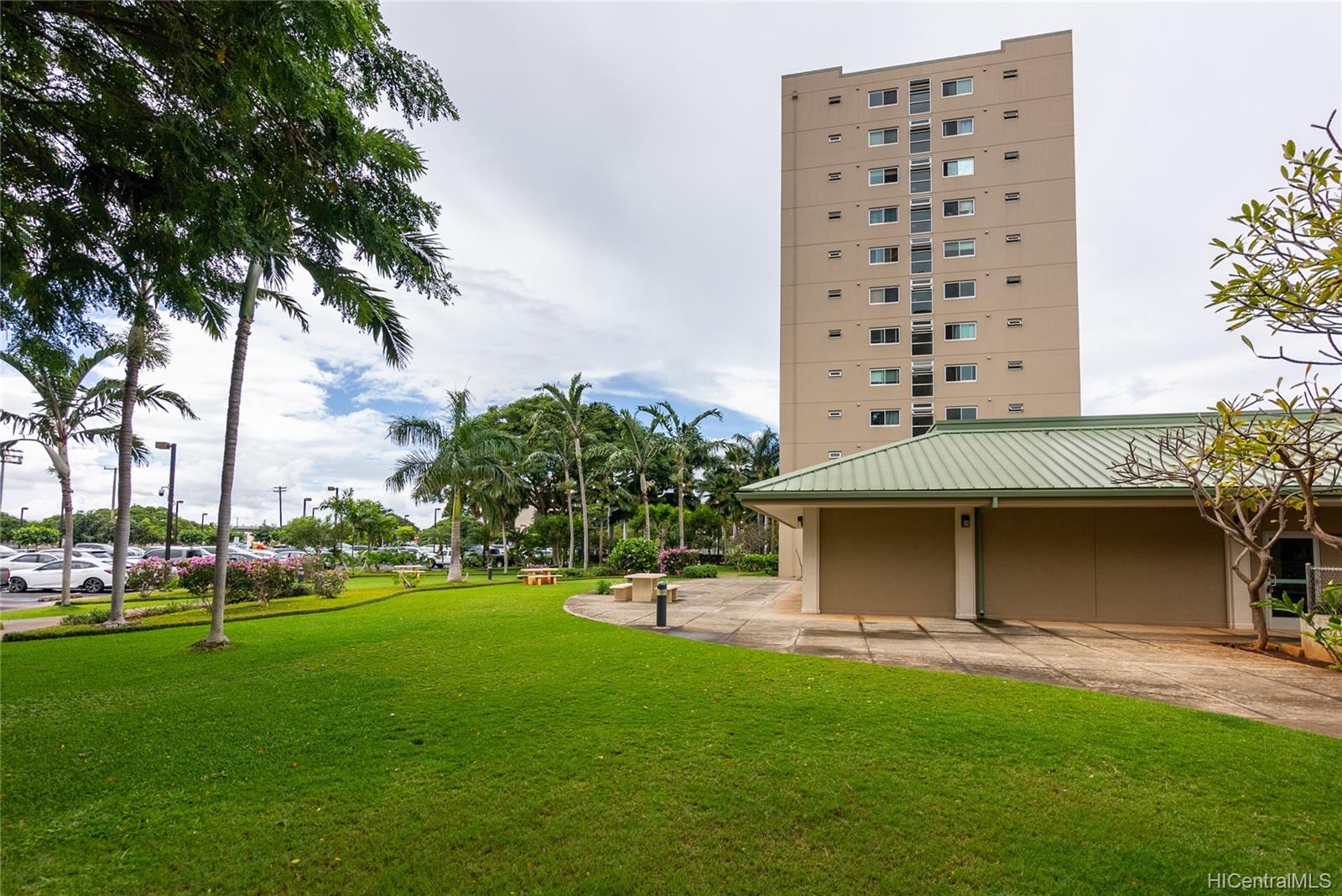 Plantation Town Apartments 94979 Kauolu Place Unit 805 Waipahu HI