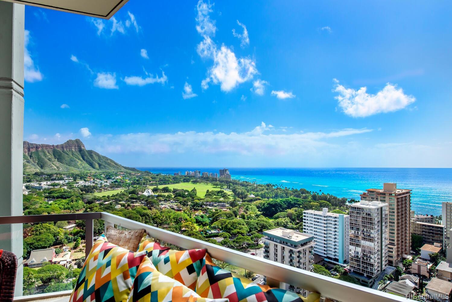 Diamond Head Vista 2600 Pualani Way Unit 3003 Honolulu HI 96815 sold on