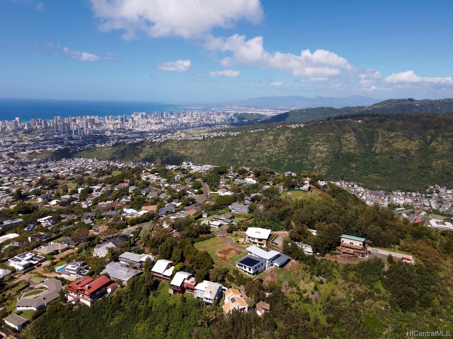 4967 Maunalani Circle Unit C Honolulu HI 96816 listed 05042021