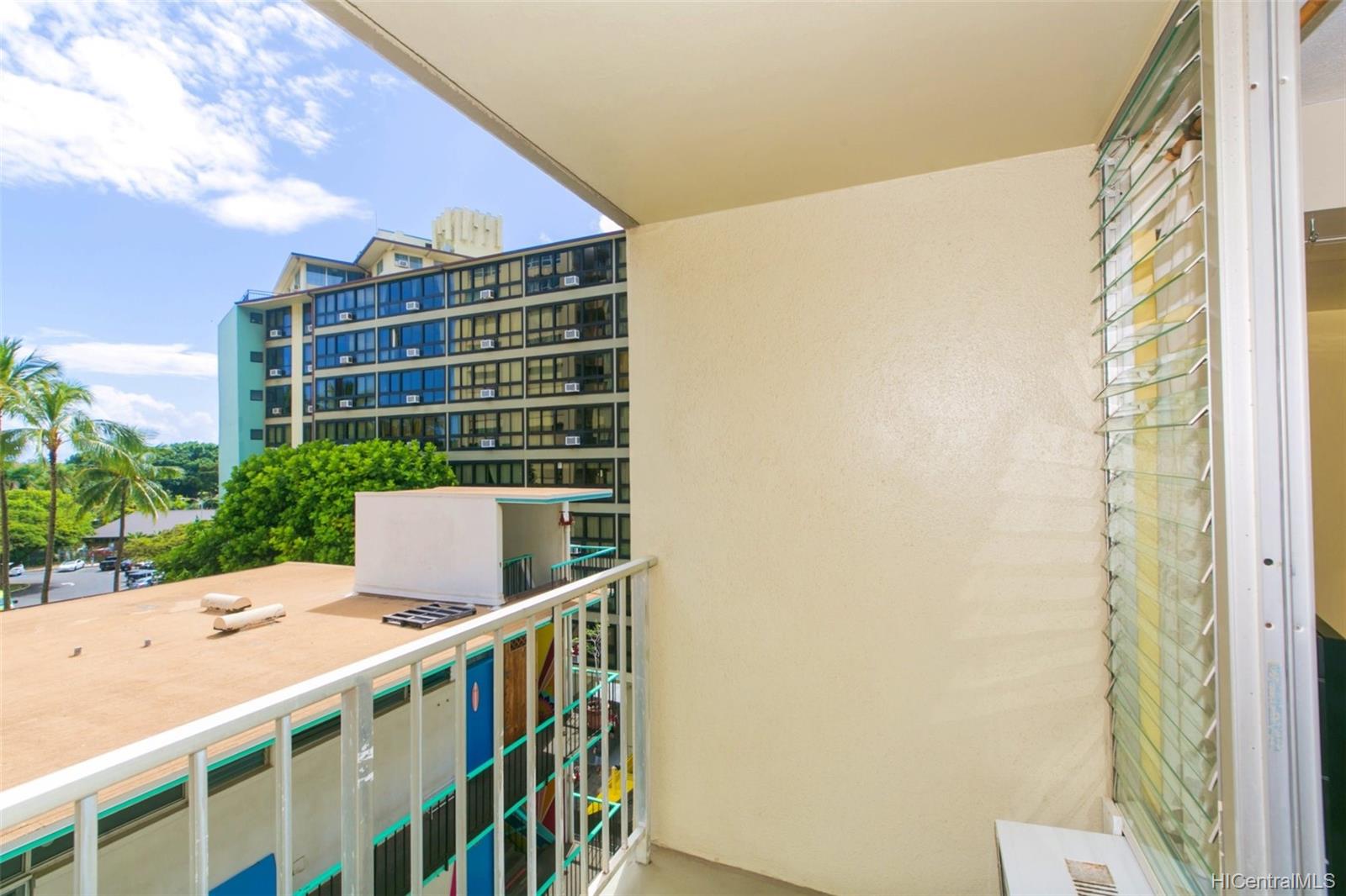 Tradewinds Plaza 2572 Lemon Road Unit 607 Honolulu HI 96815 sold on 04