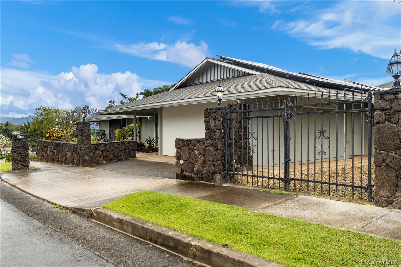 46133 Nahiku Street Kaneohe HI 96744 sold on 06092021