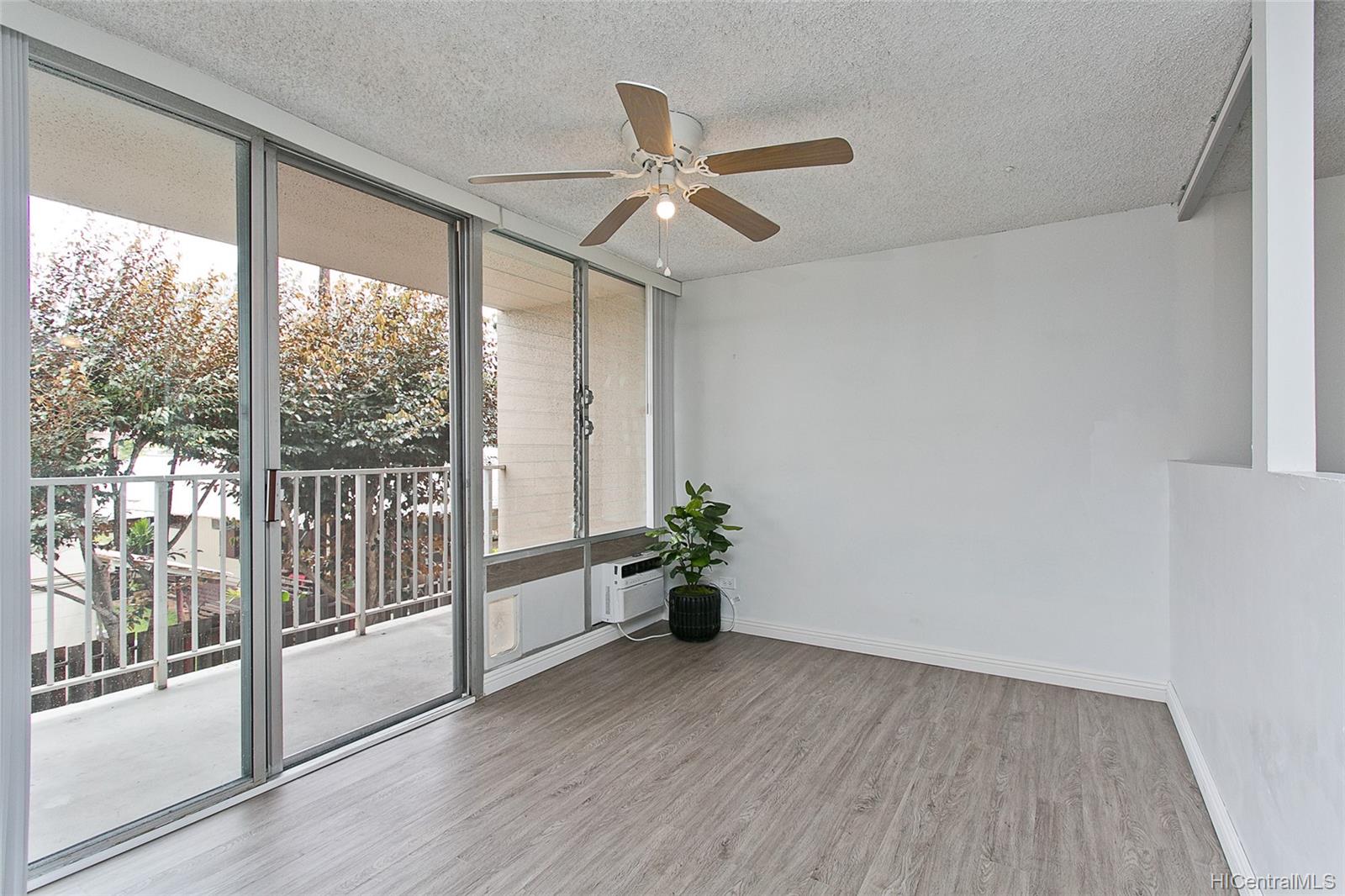 Rycroft Manor 1129 Rycroft Street Unit 205 Honolulu HI 96814 listed 04