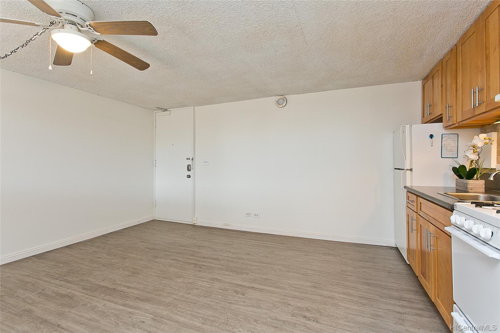 Rycroft Manor 1129 Rycroft Street Unit 205 Honolulu HI 96814 listed 04