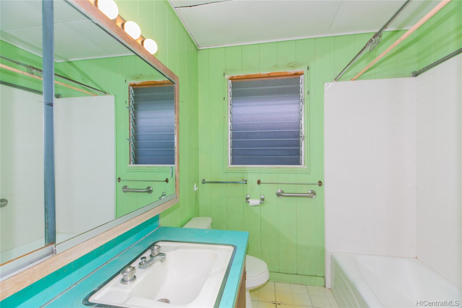 1686 Hauiki Street Honolulu HI 96819 sold on 06072021