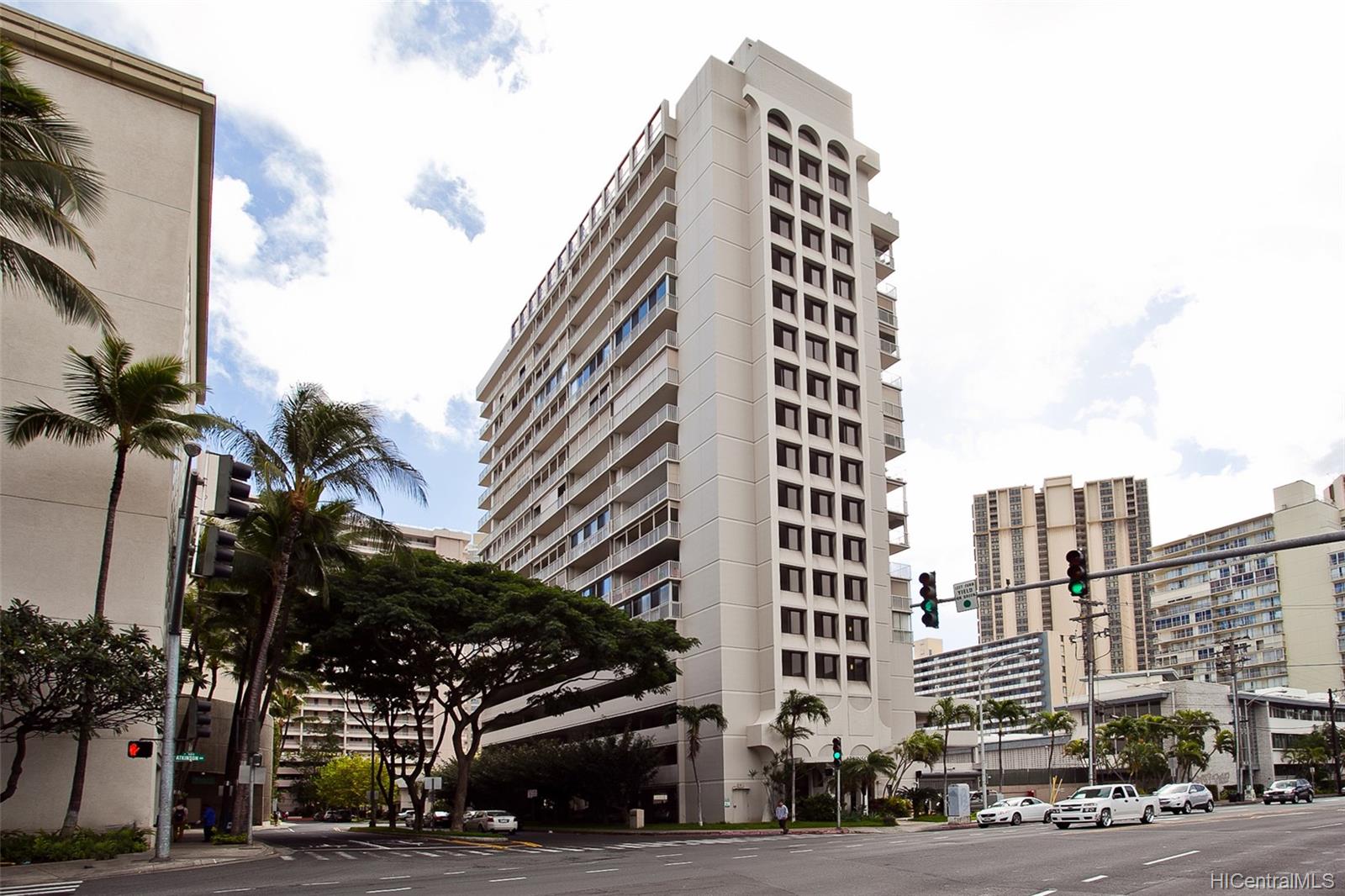 Atkinson Plaza 475 Atkinson Drive Unit 1005 Honolulu HI 96814 sold on 06252021
