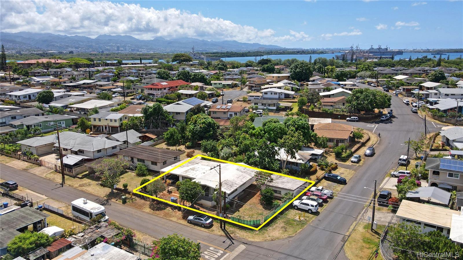 941053 Awaiki Street Waipahu HI 96797 sold on 12172021