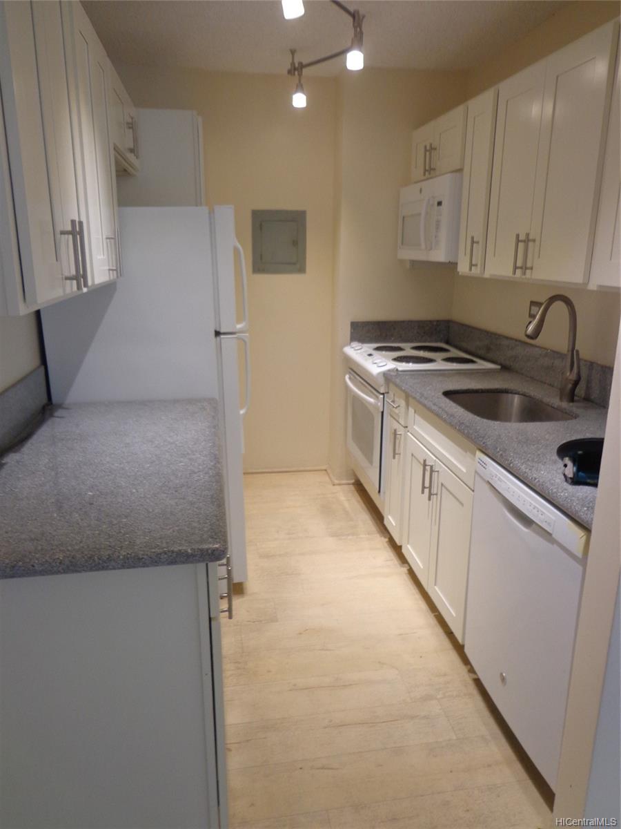 Wilder Terrace 1137 Wilder Avenue Unit 604 Honolulu HI 96822 listed 06