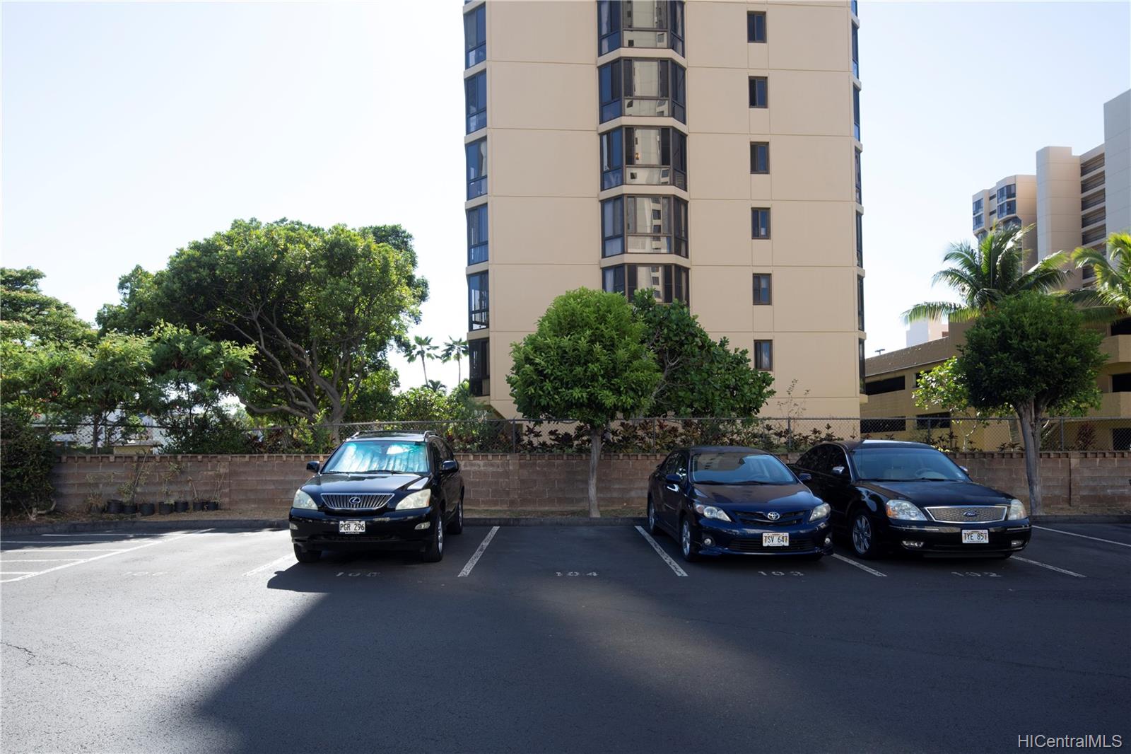 Likini West 5122 Likini Street Unit 213 Honolulu HI 96818 listed 07102021