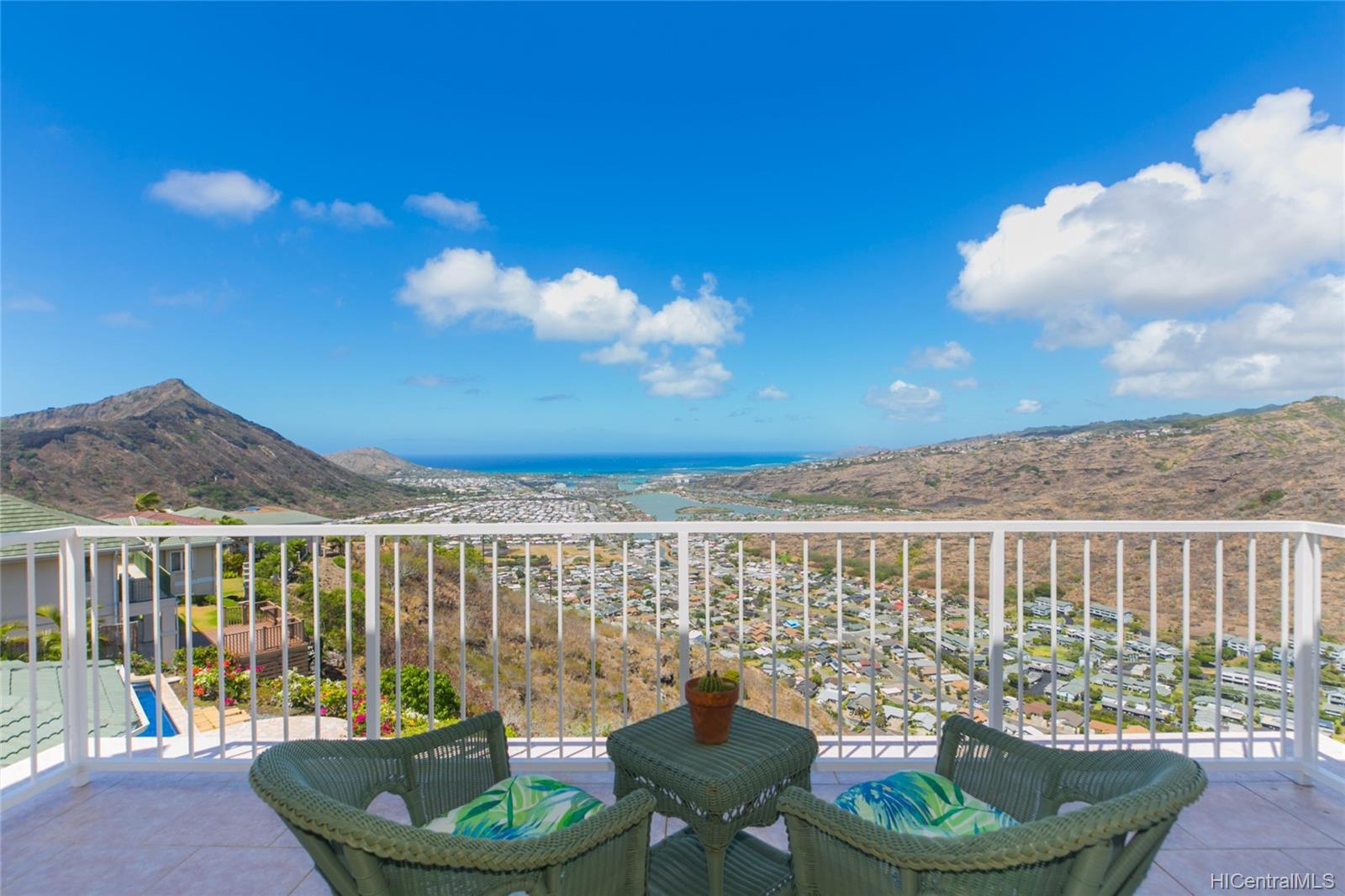 1246 Kamehame Drive Honolulu HI 96825 sold on 12302021