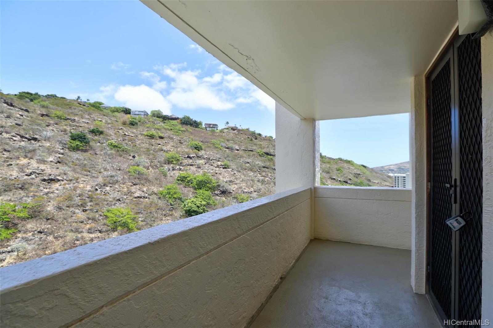 Mauna Luan 521 Hahaione Street Unit 2/19G Honolulu HI 96825 sold on 12