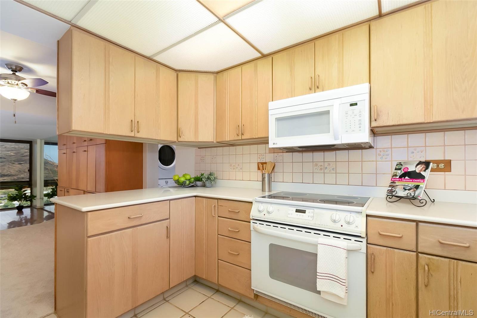 Mauna Luan 521 Hahaione Street Unit 2/19G Honolulu HI 96825 sold on 12