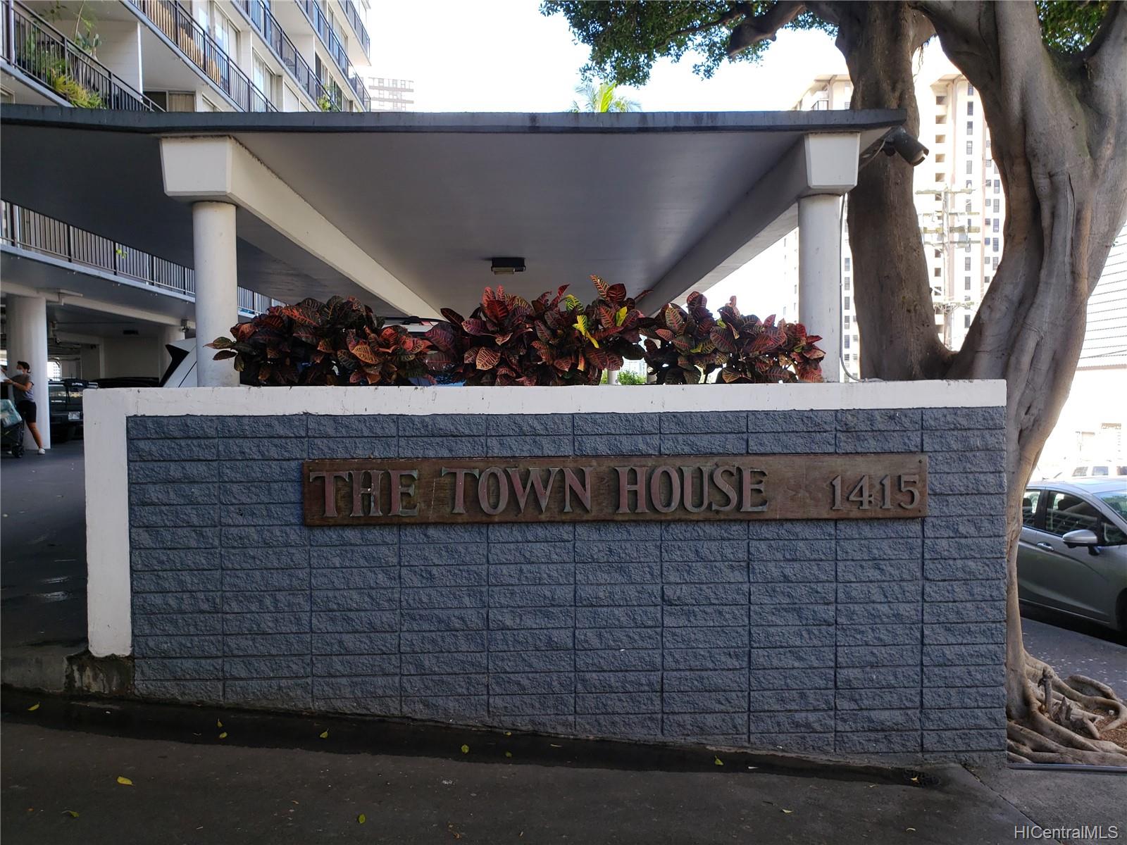 Town House 1415 Victoria Street Unit 1206 Honolulu HI 96822 sold on 12
