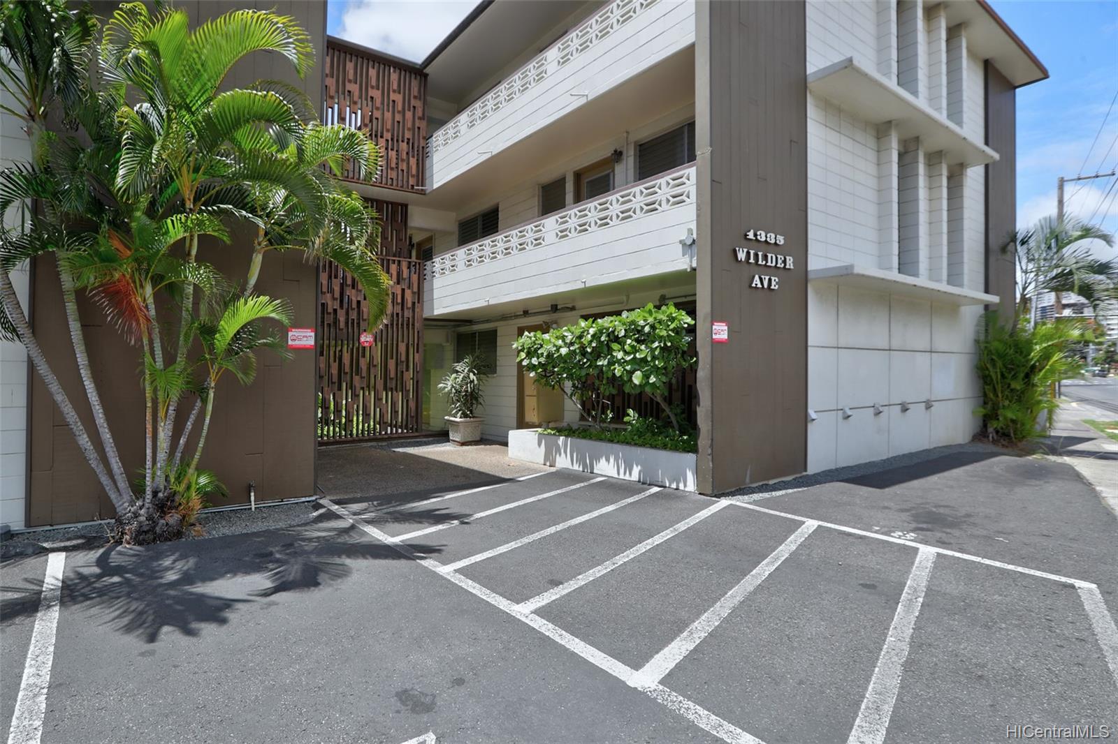 Wilderkeeaumoku Apts 1335 Wilder Avenue Unit 207 Honolulu HI 96822