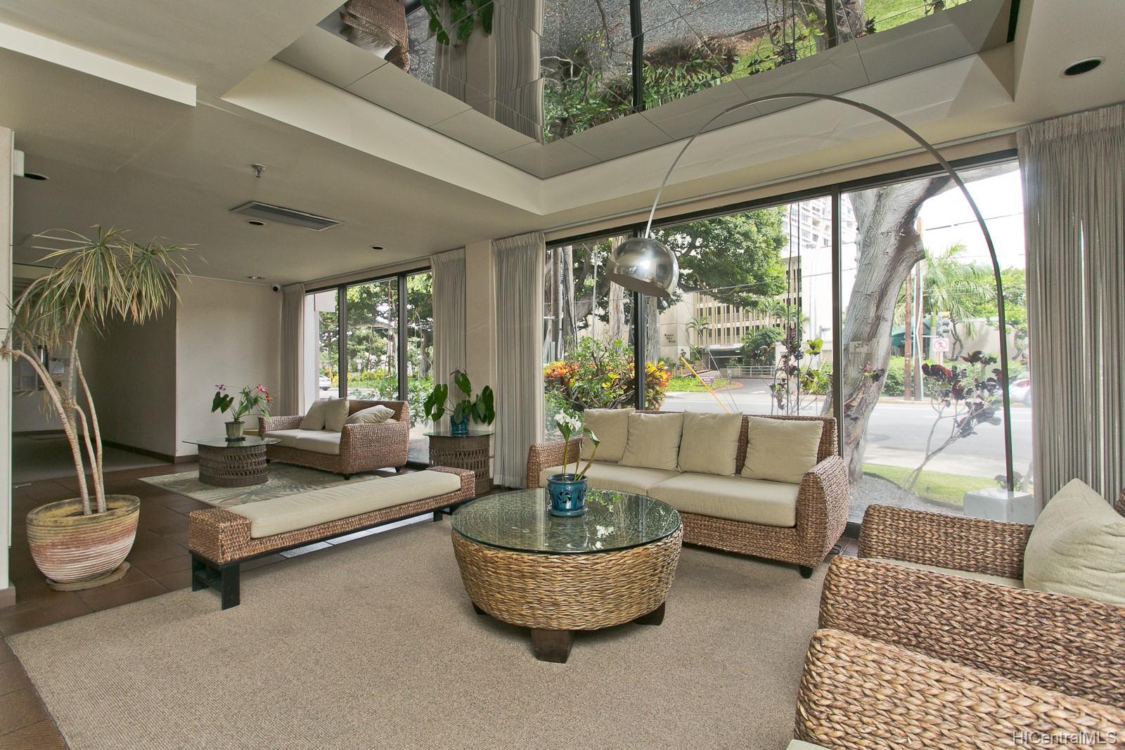 Punahou Regency 1114 Punahou Street Unit 6A Honolulu HI 96826 sold on