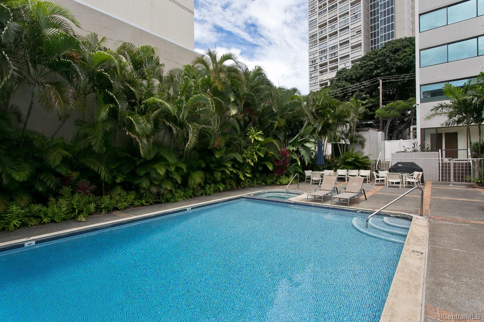 Punahou Regency 1114 Punahou Street Unit 6A Honolulu HI 96826 sold on