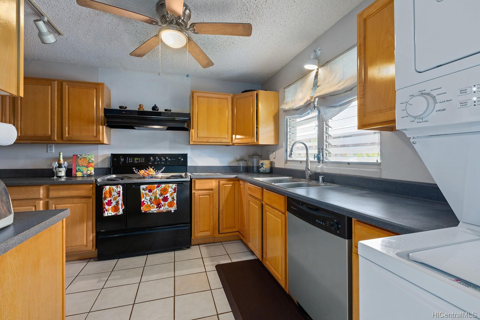 Pacific Village Annex 98293 Ualo Street Unit V1 Aiea HI 96701 sold on