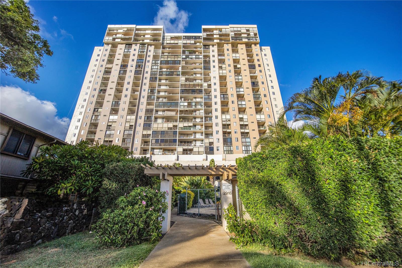 Fairway House 2916 Date Street Unit 21H Honolulu HI 96816 sold on 0118